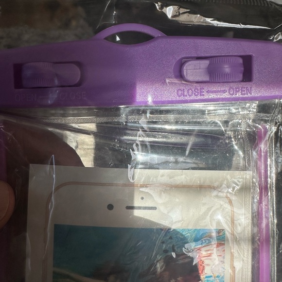 NWT - WATERPROOF PHONE POUCH (PURPLE) - Picture 3 of 7